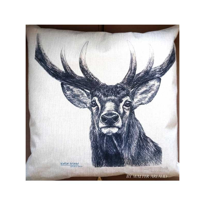 Coussin Cerf by Walter Arlaud
