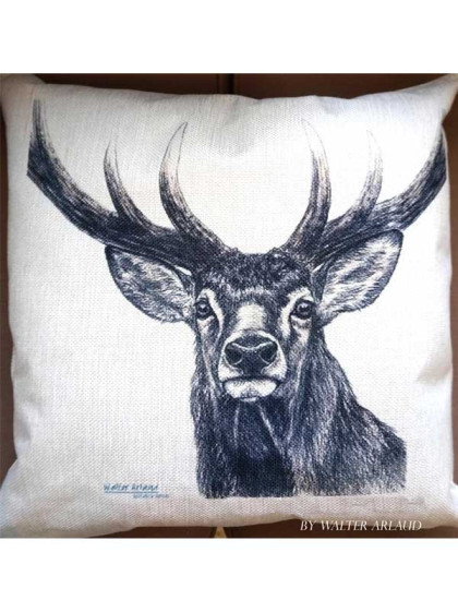 Coussin Cerf by Walter Arlaud